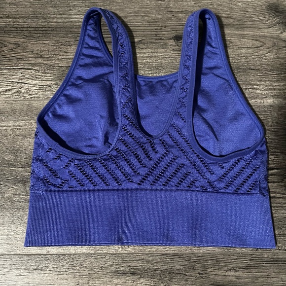 LAST CHANCE Like new Victoria’s Secret sports bra - Picture 3 of 3